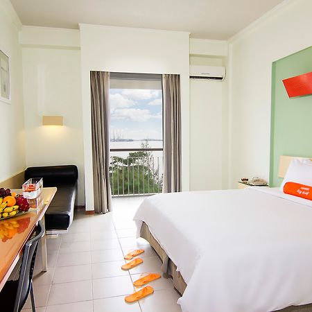 Harris Resort Batam Waterfront Sekupang Luaran gambar