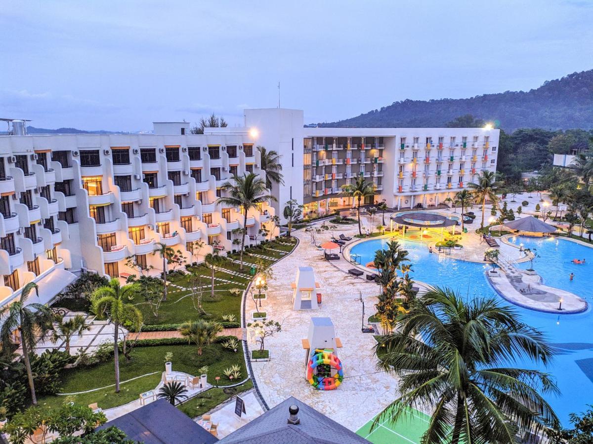 Harris Resort Batam Waterfront Sekupang Luaran gambar