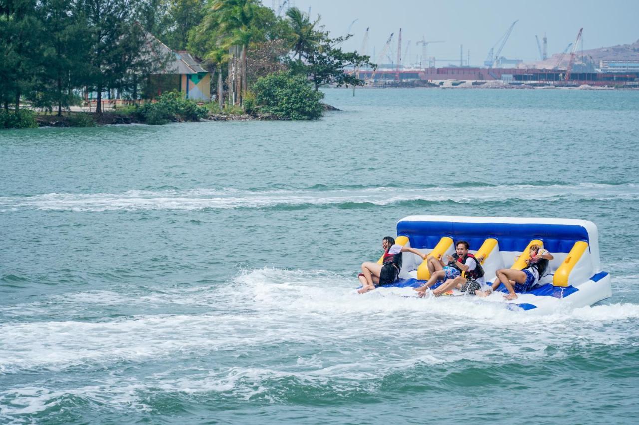 Harris Resort Batam Waterfront Sekupang Luaran gambar
