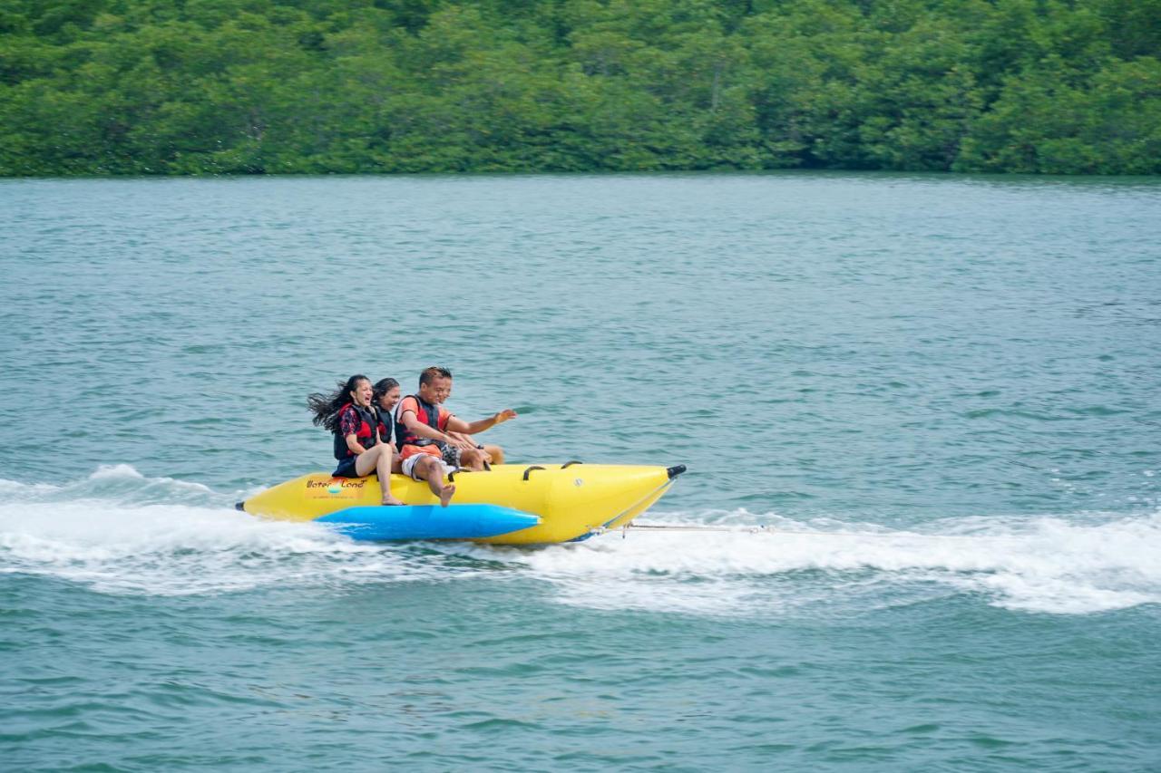 Harris Resort Batam Waterfront Sekupang Luaran gambar