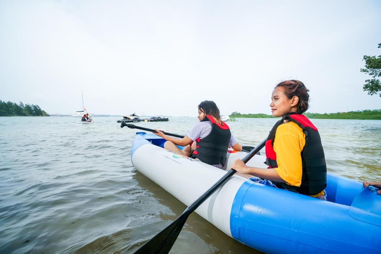 Harris Resort Batam Waterfront Sekupang Luaran gambar
